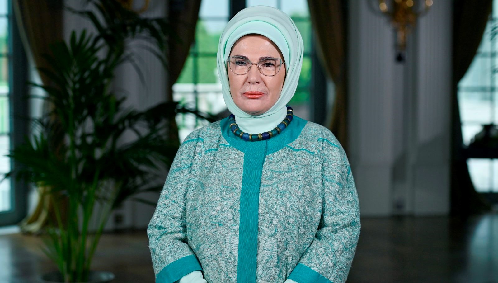 emine erdogan5 lider esleri zirvesine video mesaj gonderdi egitimciler ornek sahsiyetlerdir fY8RZn9X