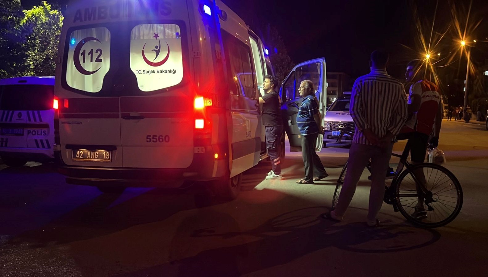 parkta uvey babasini bicakladi fsgCGuTS