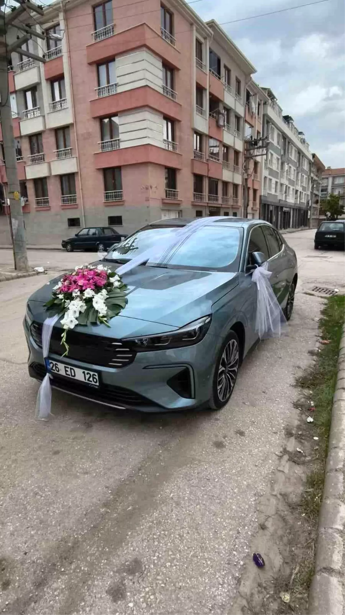 eskisehirde dugun arabasi olarak togg t10f tercih edildi TcnT9yGw.jpg