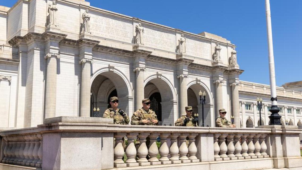 washingtondan portlanda yaklasik 200 ulusal muhafiz LFACMhds