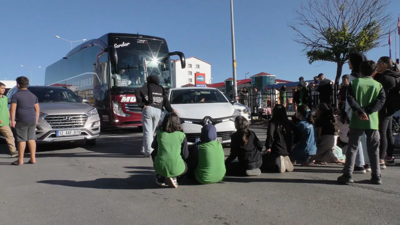 bingol mus kara yolunda 2025te ayni noktada 8 can kaybi yasandi bQ7tPETI.jpg