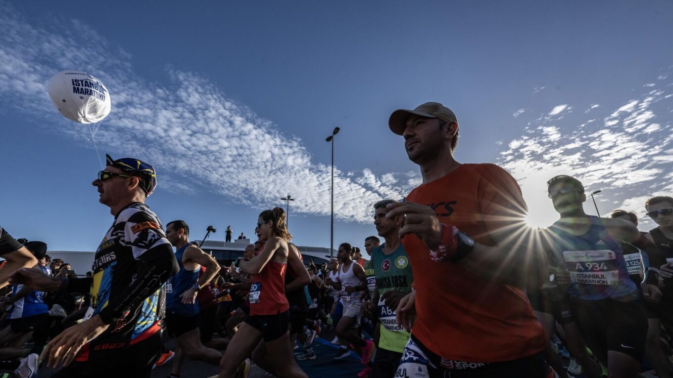 istanbulda maraton gunu 41 bin 416 kisinin ter doktugu istanbul maratonu basladi tbyakFv4.jpg